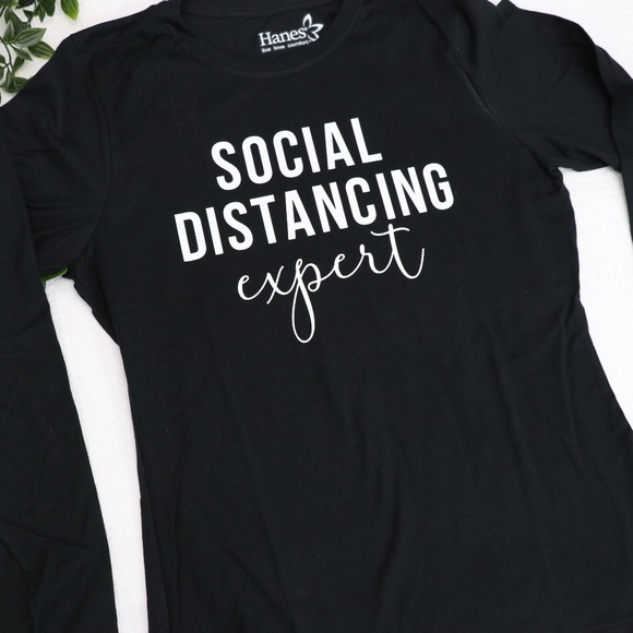 *LAST* (Small)'Social Distancing Expert' Tee - Picture 3 of 5